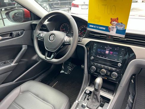 Used 2022 Volkswagen Passat 2.0T SE FWD image 60