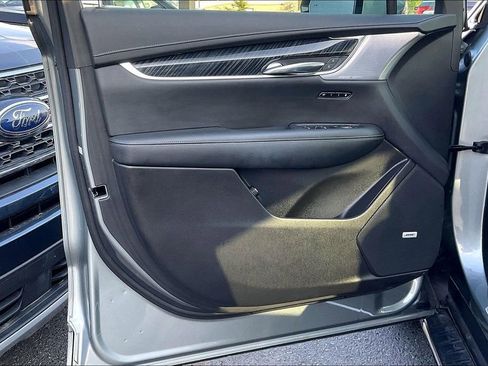 Used 2023 Cadillac XT6 Premium Luxury FWD image 22