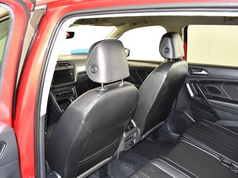Used 2022 Volkswagen Tiguan SE AWD/4WD image 45