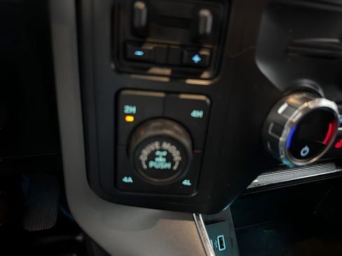 Used 2021 Ford F150 Lariat w/ Equipment Group 502A High image 22