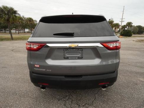Used 2019 Chevrolet Traverse LS image 4