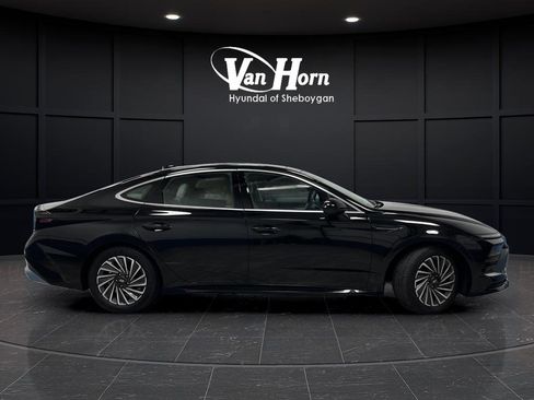 Used 2025 Hyundai Sonata Limited image 2