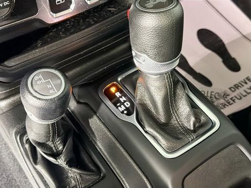 Used 2021 Jeep Wrangler Sport AWD/4WD image 17