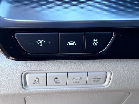 Used 2023 Kia Carnival SX Prestige FWD image 22