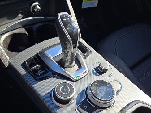 New 2025 Alfa Romeo Stelvio Sprint image 27