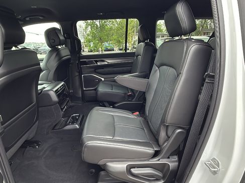 New 2026 Jeep Grand Wagoneer L 4WD image 15