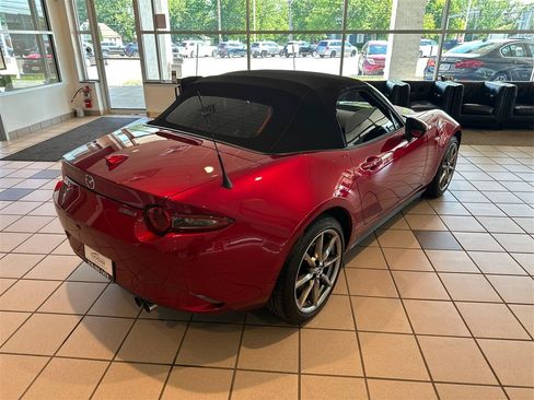 Used 2022 MAZDA MX-5 Miata Grand Touring RWD image 29