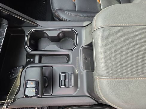 Used 2024 GMC Sierra 1500 AT4 w/ Technology Package AWD/4WD image 25