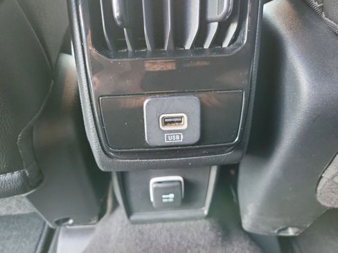 Used 2024 Jeep Compass Latitude image 15