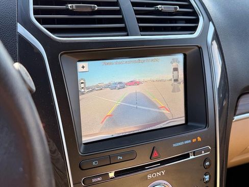 Used 2017 Ford Explorer Limited image 25