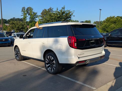 Certified 2025 Ford Expedition Platinum w/ Driver's Package AWD/4WD image 6