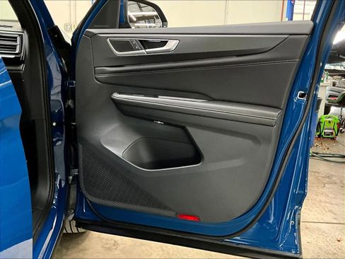 New 2026 Volkswagen Atlas Cross Sport SEL image 30