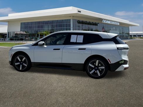 Used 2023 BMW iX xDrive50 w/ Sport Package image 7