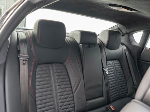 Used 2021 Maserati Quattroporte Trofeo image 31