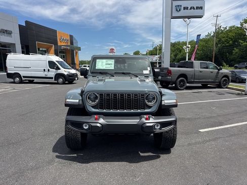 New 2026 Jeep Gladiator Rubicon w/ Steel Power Dome Hood Package AWD/4WD image 3