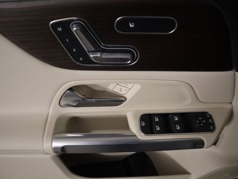 New 2026 Mercedes-Benz GLB 250 image 24