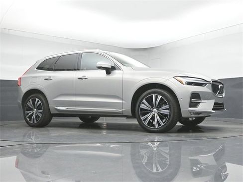 Used 2023 Volvo XC60 B5 Plus w/ Protection Package image 31