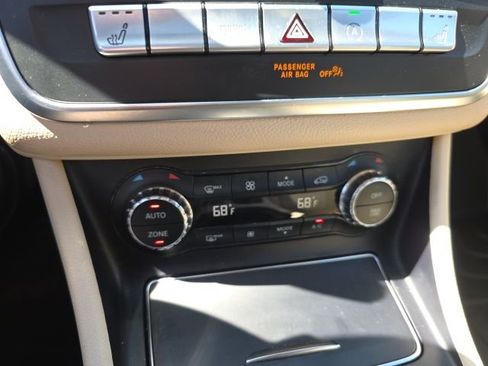 Used 2019 Mercedes-Benz CLA 250 4MATIC image 30