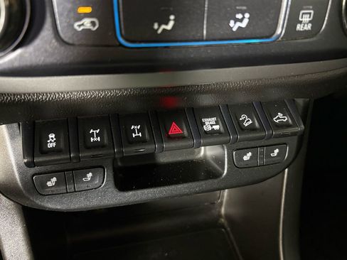 Used 2019 Chevrolet Colorado ZR2 image 30