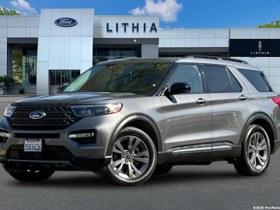 Certified 2022 Ford Explorer XLT w/ Equipment Group 202A