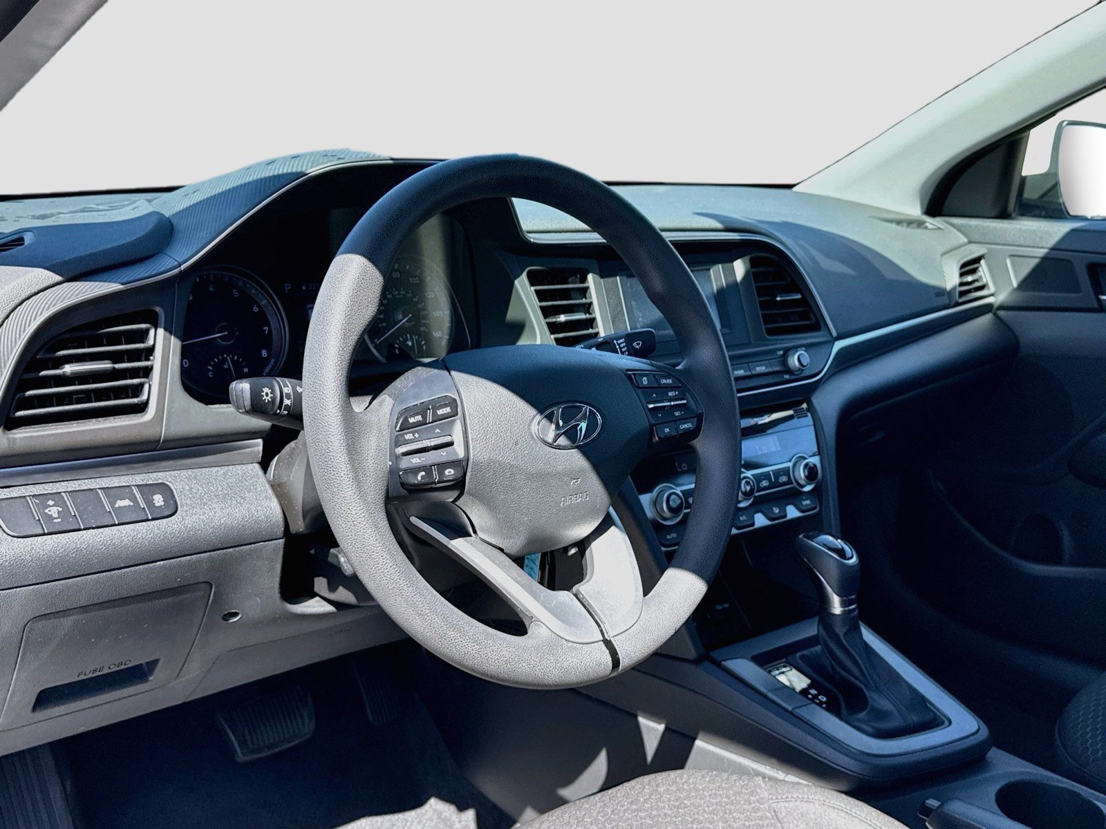 Used 2020 Hyundai Elantra SE w/ Cargo Package (C1) FWD image 9