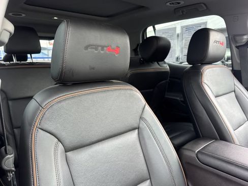Used 2022 GMC Acadia AT4 w/ Technology Package AWD/4WD image 30