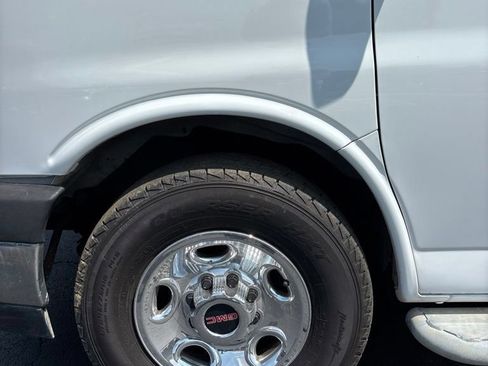 Used 2017 GMC Savana 2500 RWD image 7