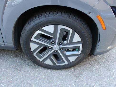 Used 2022 Hyundai Kona SEL w/ Convenience Package FWD image 9