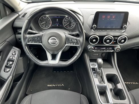 Used 2020 Nissan Sentra SV image 32