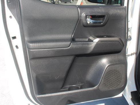 Certified 2023 Toyota Tacoma TRD Off-Road AWD/4WD image 14