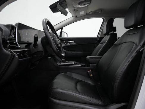 Used 2025 Kia Sportage EX AWD/4WD image 12