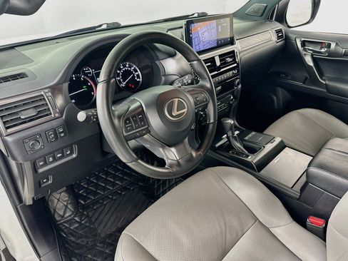 Used 2023 Lexus GX 460 w/ Black Line Special Edition AWD/4WD image 9