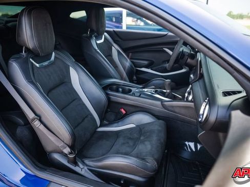 Used 2019 Chevrolet Camaro SS RWD image 70