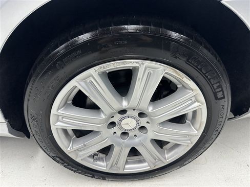 Used 2013 Mercedes-Benz E 350 4MATIC Sedan image 16
