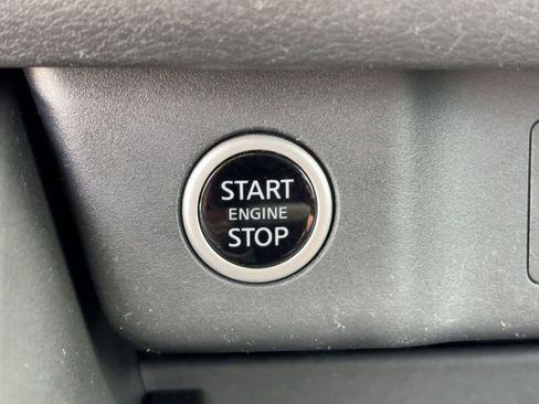 Used 2023 Nissan Rogue SV image 25