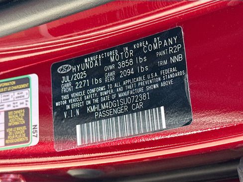 Used 2025 Hyundai Elantra Sport image 42