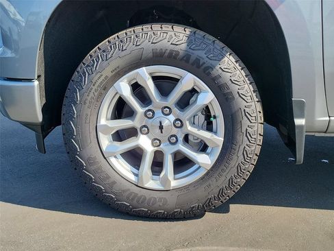 Used 2023 Chevrolet Silverado 1500 RST AWD/4WD image 24