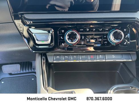 New 2026 GMC Sierra 1500 AT4 w/ AT4 Premium Package AWD/4WD image 19