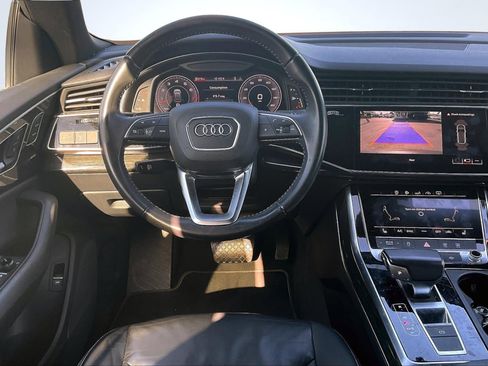 Used 2019 Audi Q8 Premium image 5