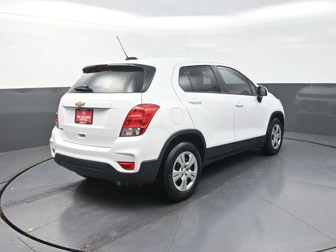 Used 2018 Chevrolet Trax LS FWD image 8