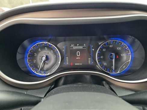 Used 2017 Chrysler Pacifica LX image 21