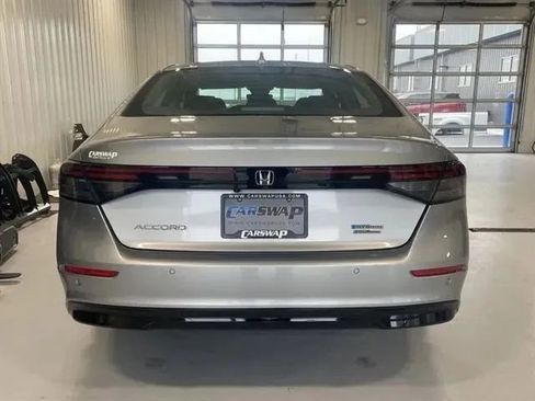 Used 2023 Honda Accord Touring image 4
