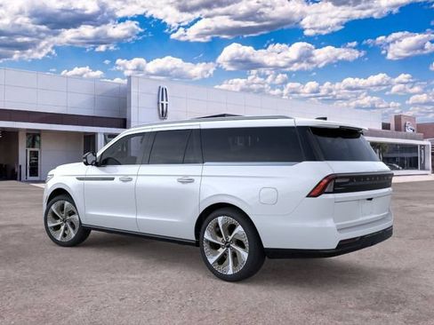 New 2026 Lincoln Navigator L Black Label AWD/4WD image 4