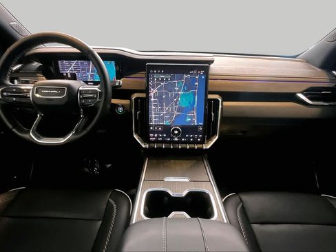 Used 2025 GMC Acadia Denali FWD image 15
