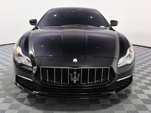 Used 2017 Maserati Quattroporte GTS GranLusso image 9
