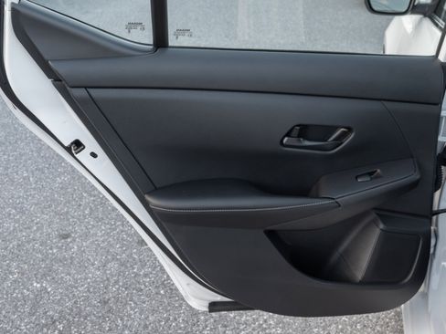 Used 2024 Nissan Sentra SV image 15