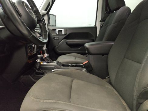 Used 2018 Jeep Wrangler Sport AWD/4WD image 17
