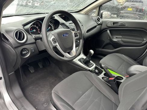 Used 2018 Ford Fiesta SE image 9