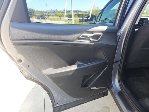 Used 2025 Kia Sportage LX FWD image 14