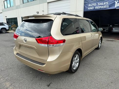 Used 2011 Toyota Sienna LE FWD image 12